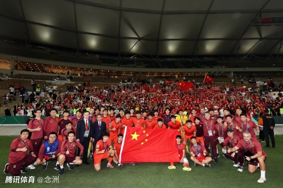 足坛一夜动态：U23国足0-4日本获亚军！利物浦遭绝杀 皇马2-0