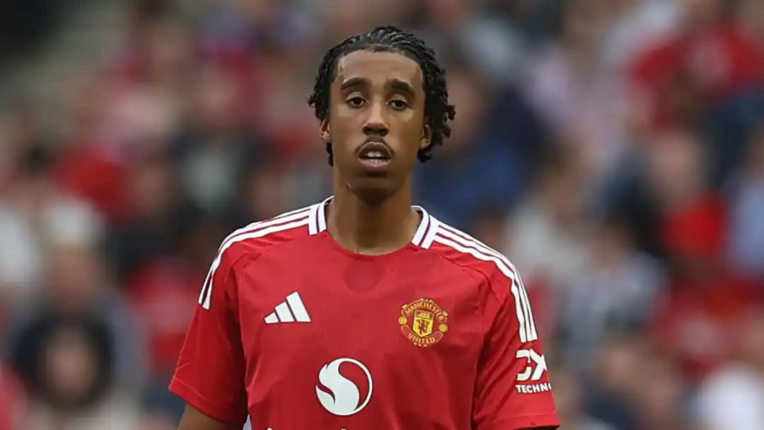 跟队：约罗受伤曼联只剩下海文一名中卫，五名中卫四人上不了