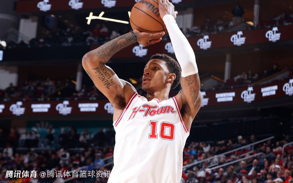 连续6场15+！小史密斯：跟着杜兰特打无球 机会来了做好自己果断进攻