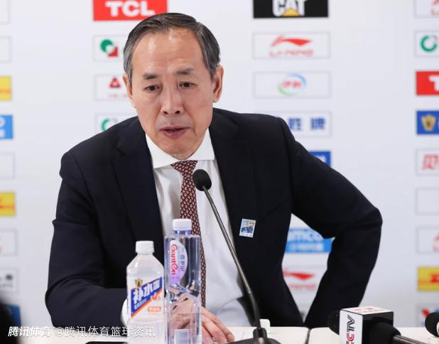 许利民：曾凡博是老伤并非上赛季摔的那下 周琦伤病整体来看没有好转