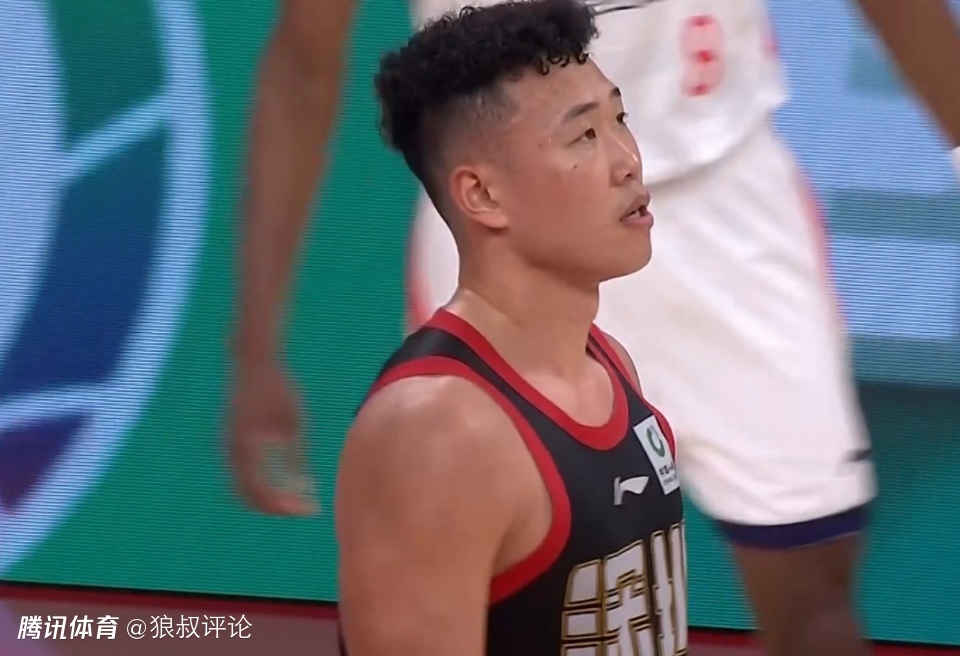 贺希宁：我出手了大量不合理的球命中率非常低 没有做到队长的责任