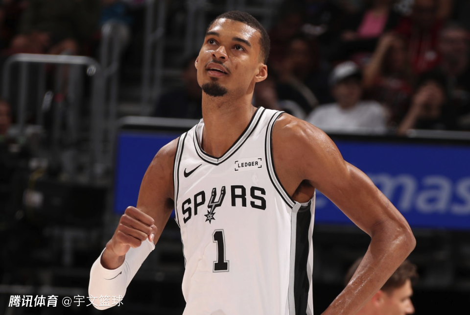 文班率马刺6连胜！26分钟轰26+14+4+5帽 6次空接献精彩暴扣秀