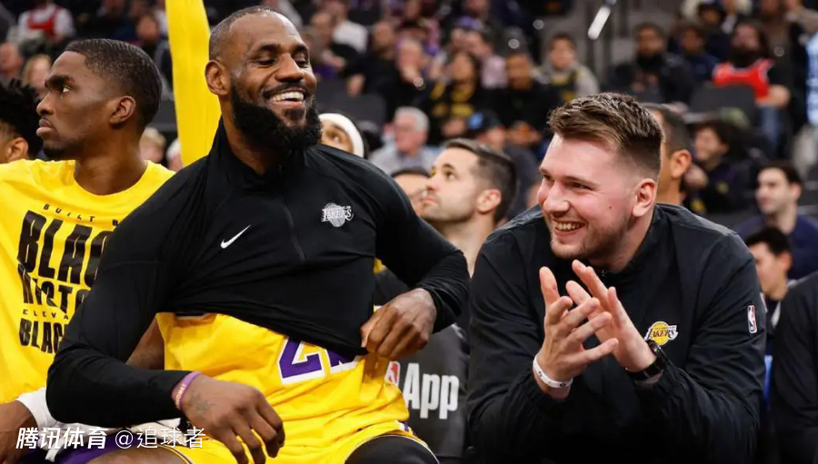湖人双巨迎新年！詹姆斯晒一箱大龙虾晚餐 东契奇深情告别2025年