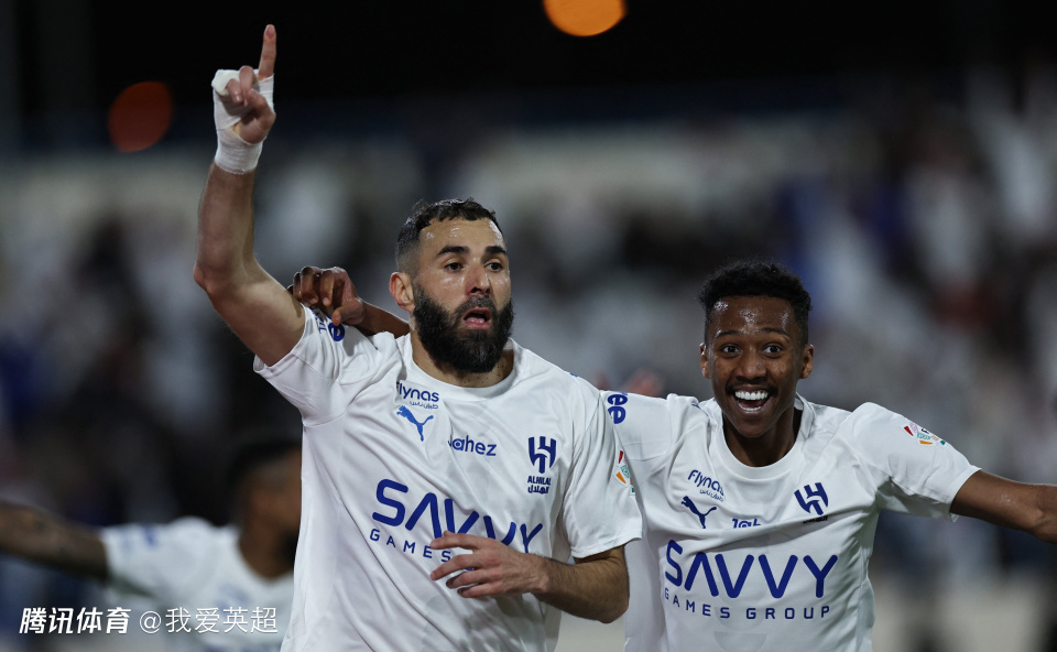 戴帽+独造4球！38岁本泽马完美首秀：率队6-0终结3连平，3分领跑