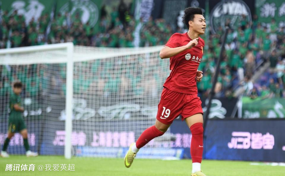 中超：重庆1-0浙江！不败距榜首2分 杜月徵替补制胜 米神揪头发染红