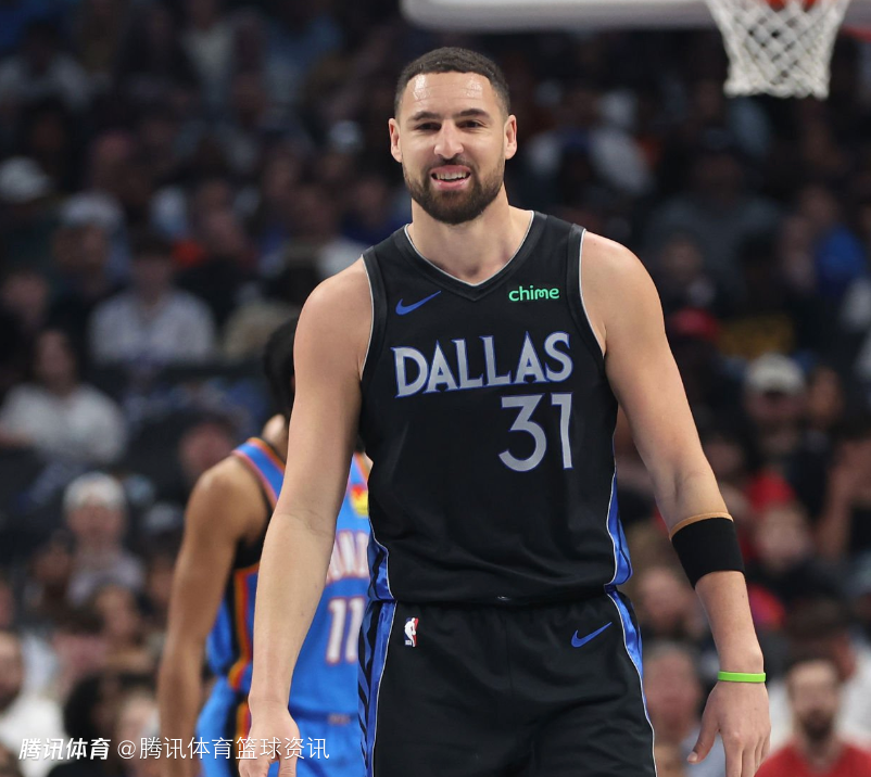 独行侠官方：克莱右内收肌挫伤退出比赛 本场比赛不会回归