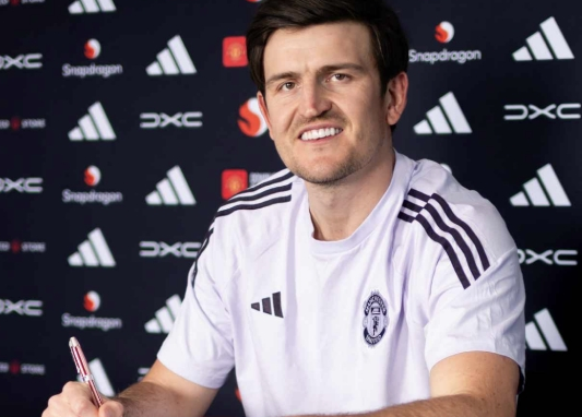 马奎尔谈续约：代表曼联是至高无上荣誉，我和家人倍感自豪