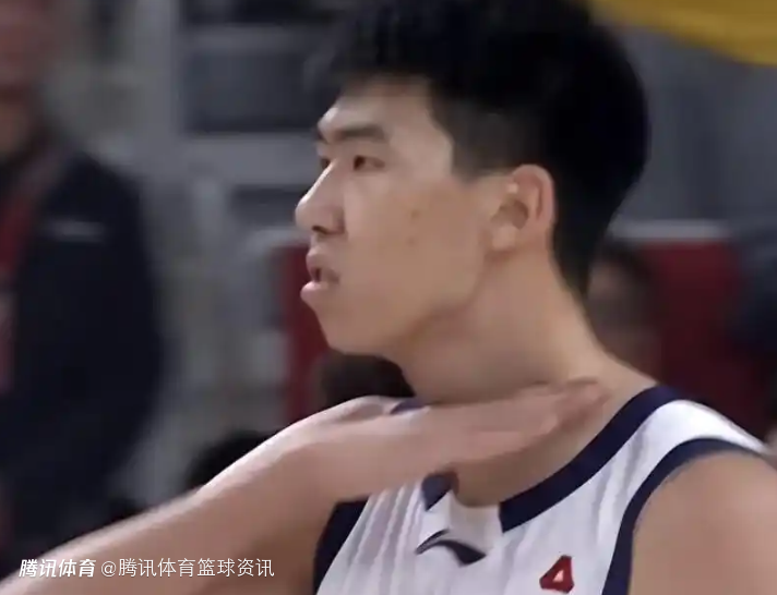 CBA官宣罚单：徐昕因挑衅性不当手势被罚2万元 龙狮负责人被罚1万元