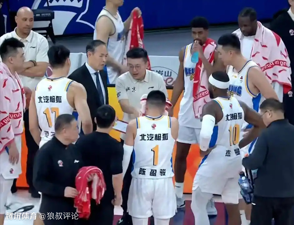 你可是北京顶薪球员！范子铭4中0得0分3犯 多次在场隐身遭球迷热议