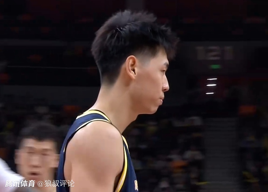 加盟广东首秀！崔永熙5中1得2分3板 单挑赵继伟后仰跳投+追身大帽