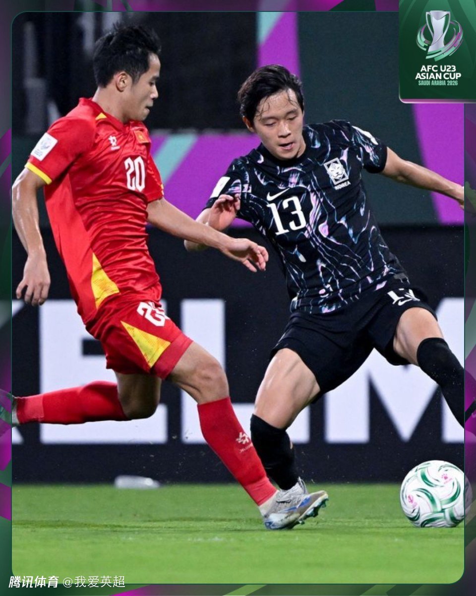 耻辱？韩国多打1人+轰32脚仍输越南！门将7次扑点全猜错，韩媒：灾难