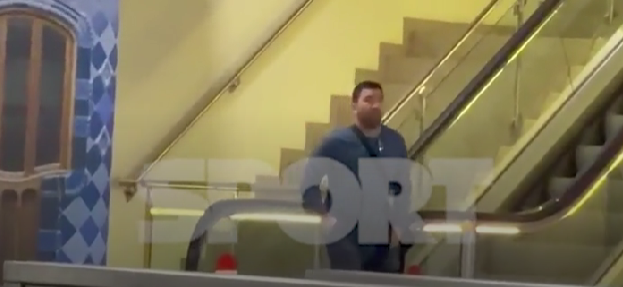 每体：巴萨总监德科秘密前往伦敦，和多位经纪人谈了转会事宜