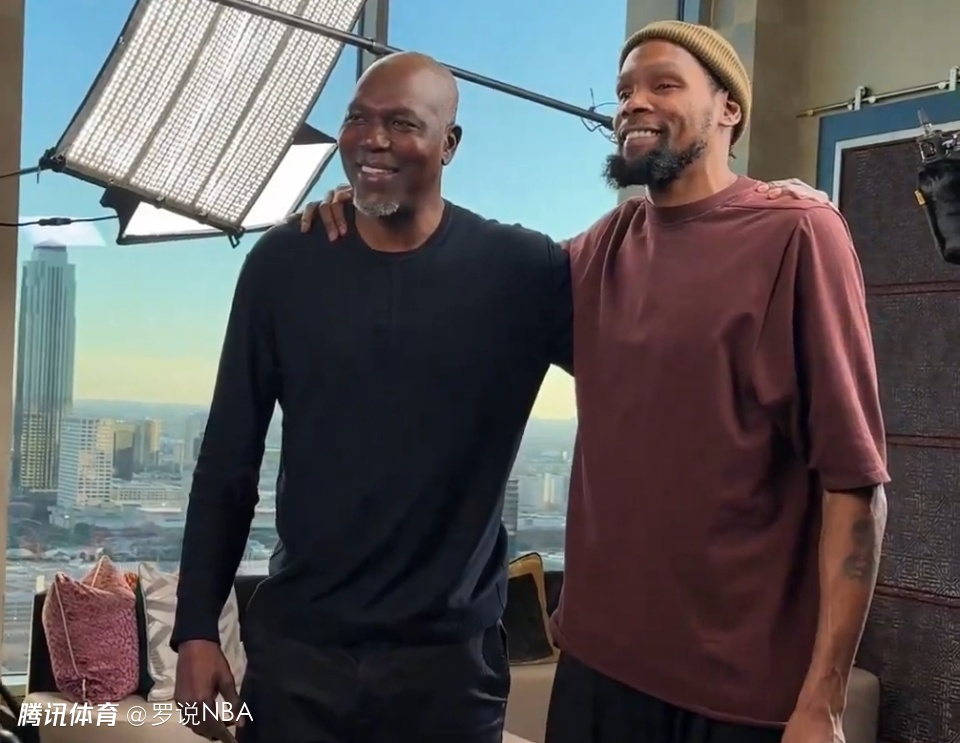 杜兰特专访奥拉朱旺！向大梦请教梦幻脚步 未来希望在火箭退役球衣