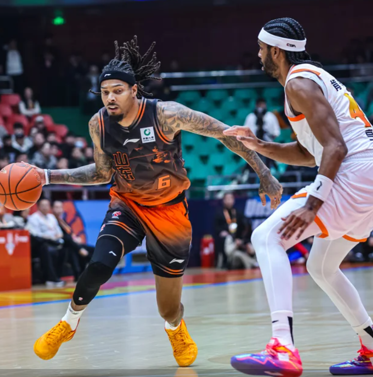 珀塞尔37分山东逆转击败江苏 克里斯17罚全中砍29+10庞峥麟11+5