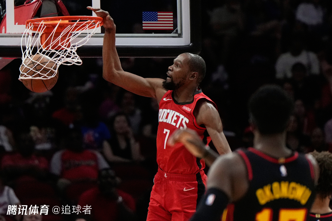 三节打卡！杜兰特25+6终结老鹰11连胜：末节咧嘴大笑与队友热聊