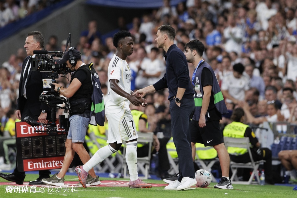 下课真因？曝阿隆索与3巨星交恶！已失球员尊重：训练闲逛+掐点离开