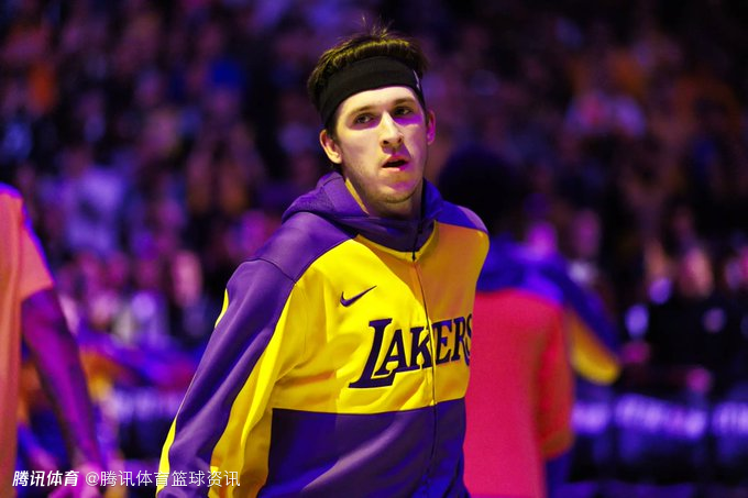 表现超合同价值！今夏多队试图挖角湖人 或为里夫斯开2-3年顶薪级合同 