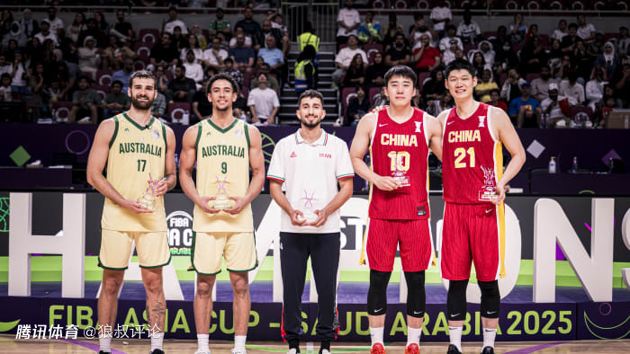 媒体人：中国男篮集训询问过王俊杰 不过他暂时无法归队