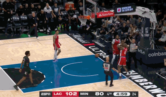 快船大胜夜末节冲突！邓恩兰德尔双双吃T 邓恩被直接驱逐出场