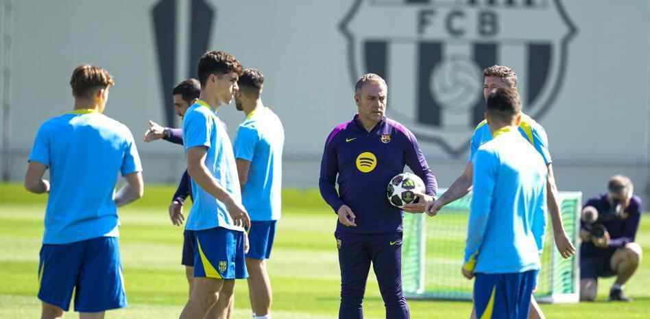 世体：巴萨今日包机飞往马德里，伤员和停赛的库巴西一同前往