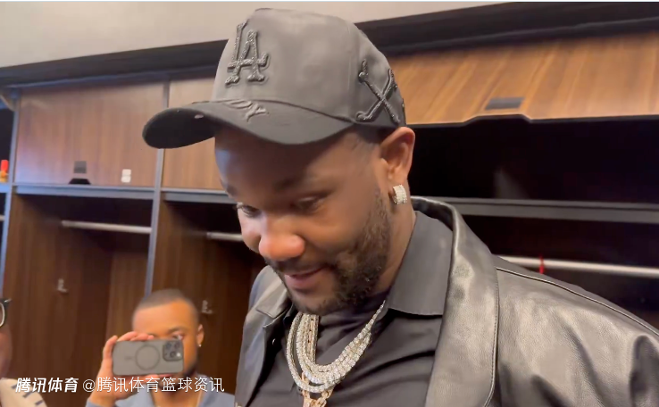 艾顿：我给詹姆斯那个空接传球太烂了 若给别人估计得被换下挨骂