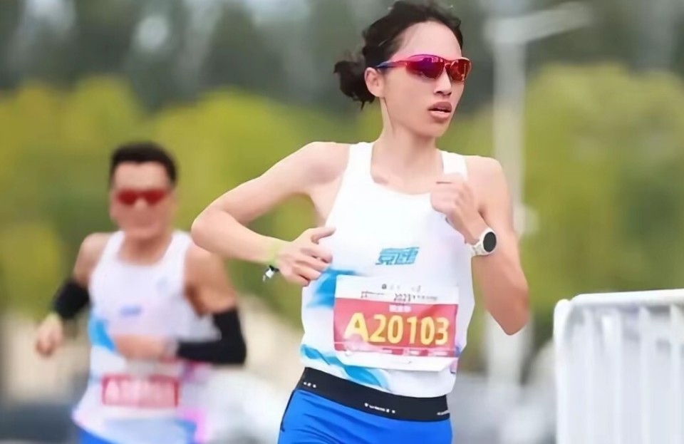 张水华辞职后首秀人气高！再次跑进231大关，奖金超2万元