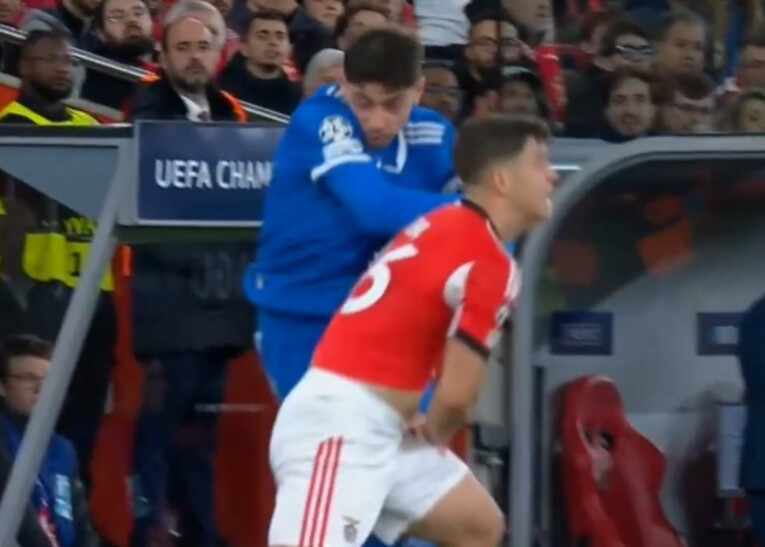 巴萨战马竞VAR引巴萨球迷吐槽，曾漏判巴尔韦德拳击行为