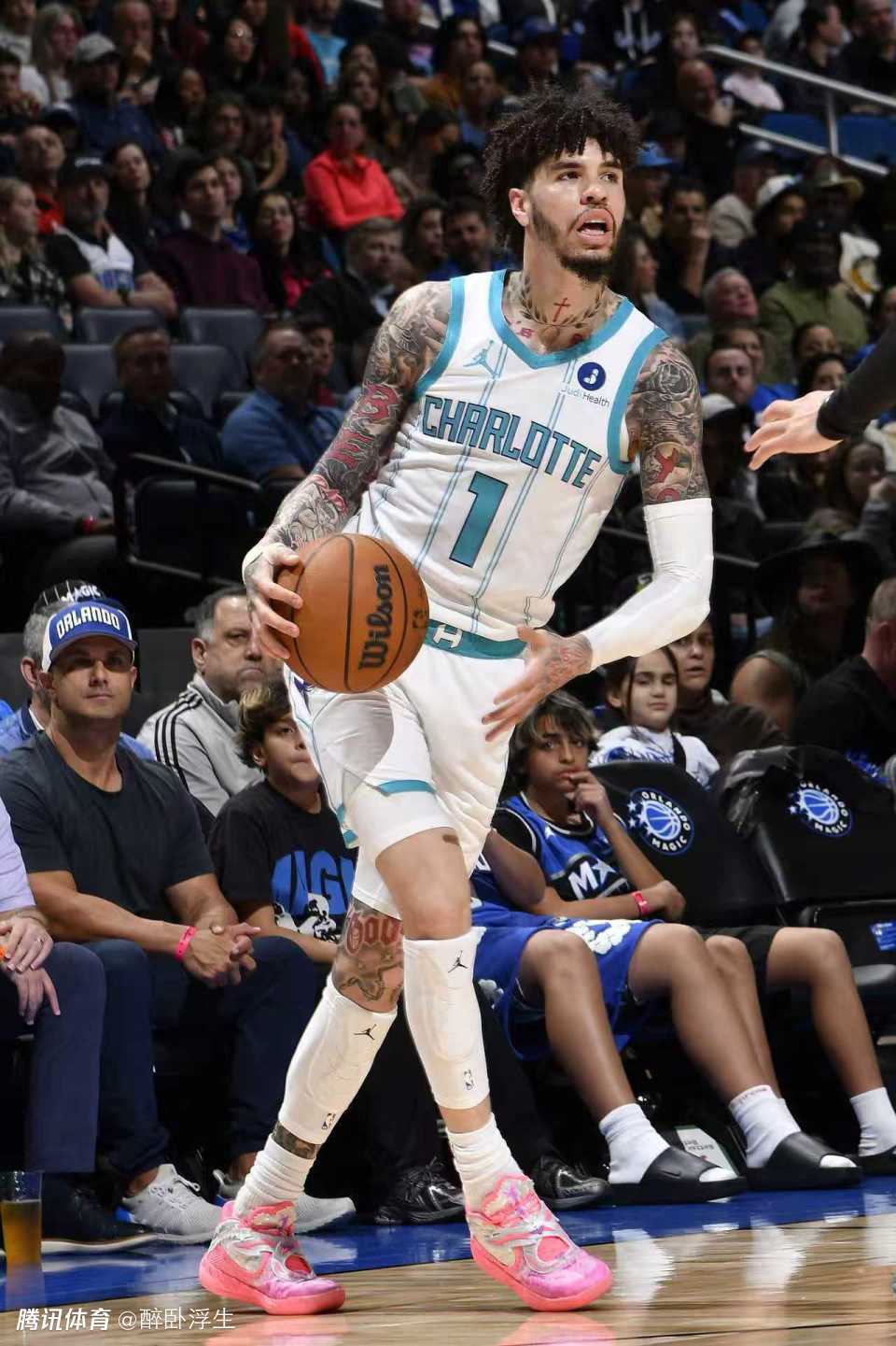 黄蜂8人上双爆冷27分大胜魔术 三球16+6+7班凯罗23分