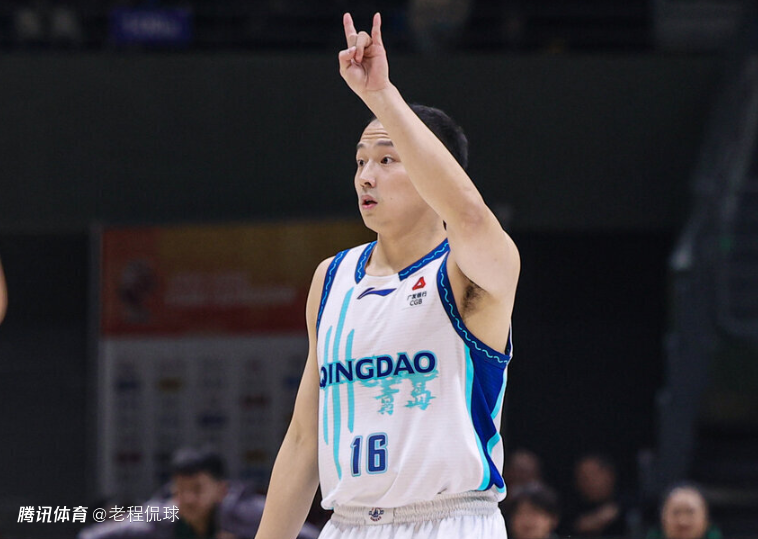 王奕博战旧主浙江4犯规4失误仅拿2分 去年签下顶薪合同