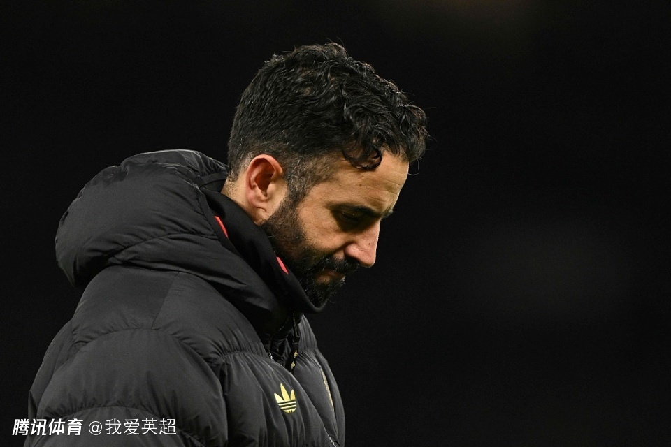 给垫底队送分！40岁阿莫林遭7万人狂嘘+名宿质问，仍嘴硬：少了8主力