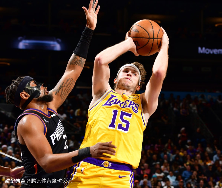 里夫斯：首发和替补我都没问题赢球最重要 希望圣诞大战能打更多时间