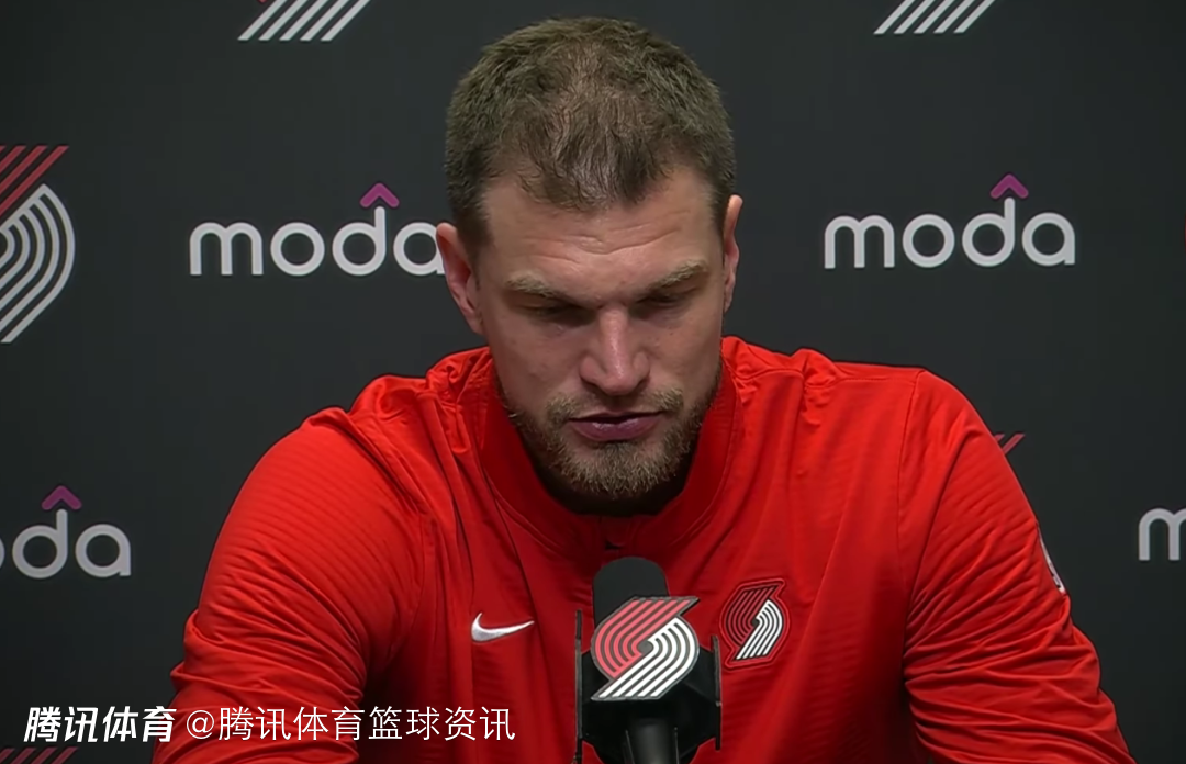 斯普利特：克林根清楚自己是防守核心 他在三分线外也越来越自信