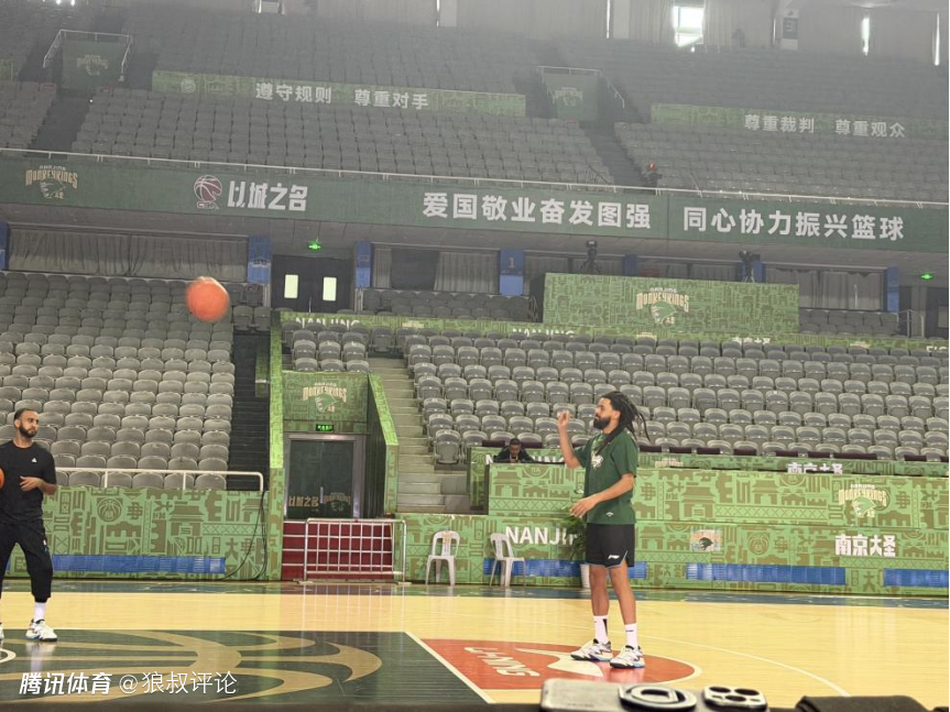 同曦总经理：科尔在对阵江苏的比赛肯定以球员亮相 是否出场待定