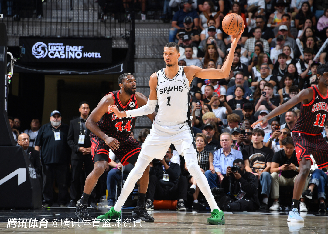 文班亚马单场41分赛季新高 仅用8分40秒砍两双创NBA历史最快纪录