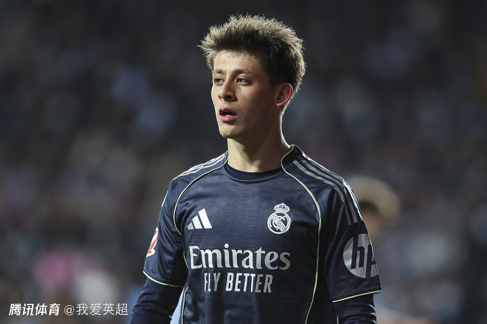 送助攻仍被换下！9000万红星1个月2次不满主帅，蔑笑嘲讽：总是我