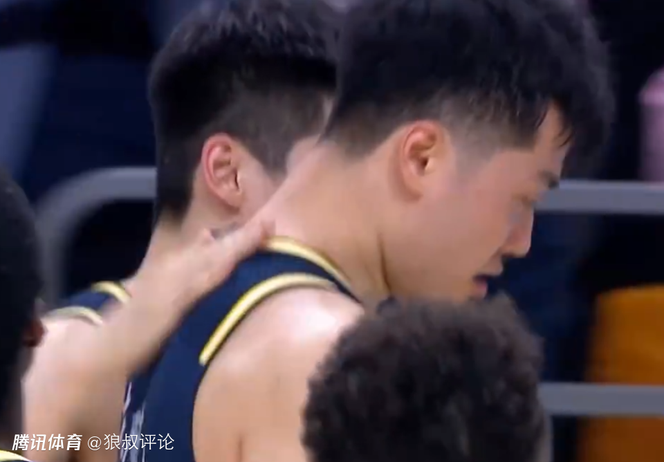 张皓嘉末节超神10分4板1帽引热议！赛后泪洒现场获陈家政安慰