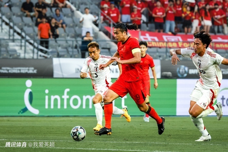 29岁张玉宁当选国足新队长！为国效力10年45场7球，18强赛破门落泪