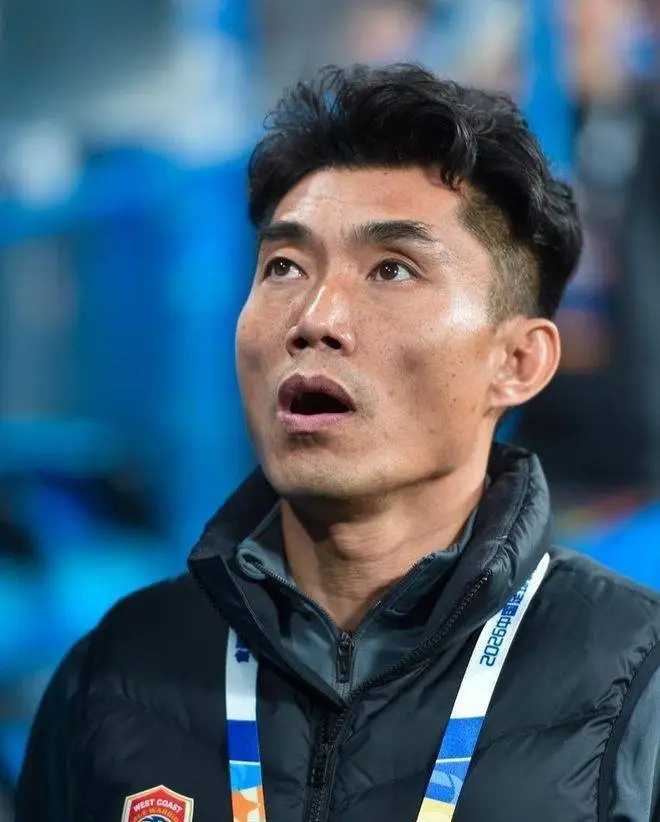 青岛西海岸惨败郑智再遇信任危机 他会成为本赛季中超下课第一人吗？