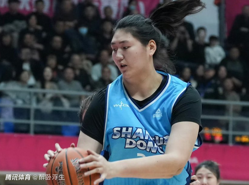 首秀优缺点明显！山东女篮主帅肯定张子宇表现 适应仍需要时间