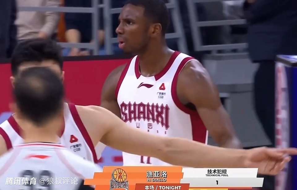 情绪管理有待提高！迪亚洛12中7空砍23分 不满吹罚吃T险与球迷冲突
