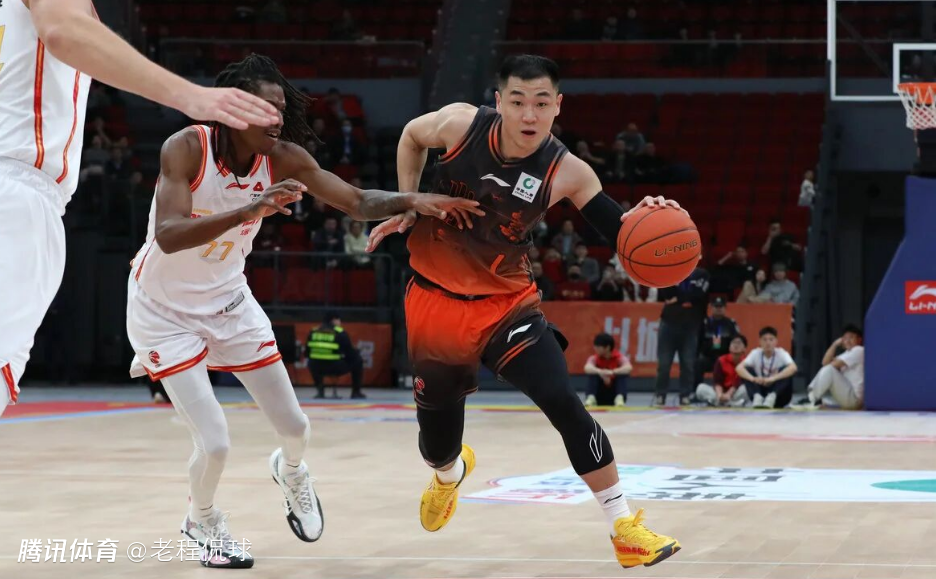 深圳男篮提醒球员“放两分” 山东队最后一攻却仍中招