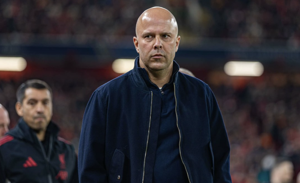 扎心！曼城主场球迷对斯洛特高唱：你明天早上就会被解雇