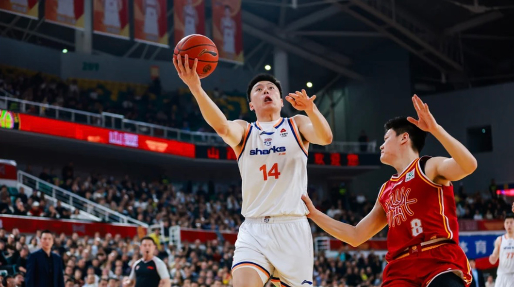 CBA：李弘权27分5板率上海大胜山西 李添荣18分6记三分