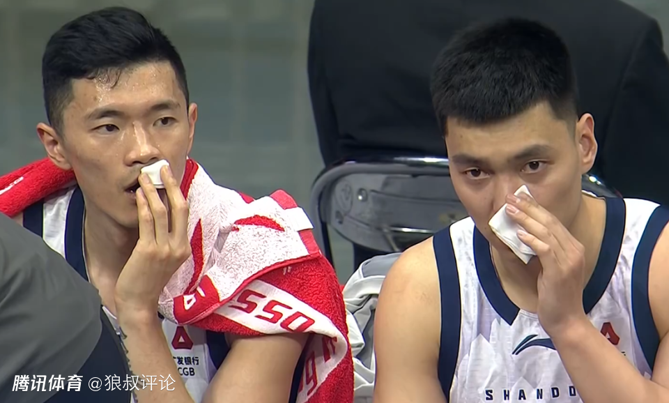 复刻吉林昔日双星CBA名画！陈林坚和陈培东同时拿纸巾擦血引关注