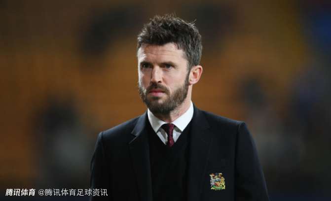 太阳报：卡里克在曼联临时主帅竞争中领先 俱乐部内部对索帅回归存有顾虑