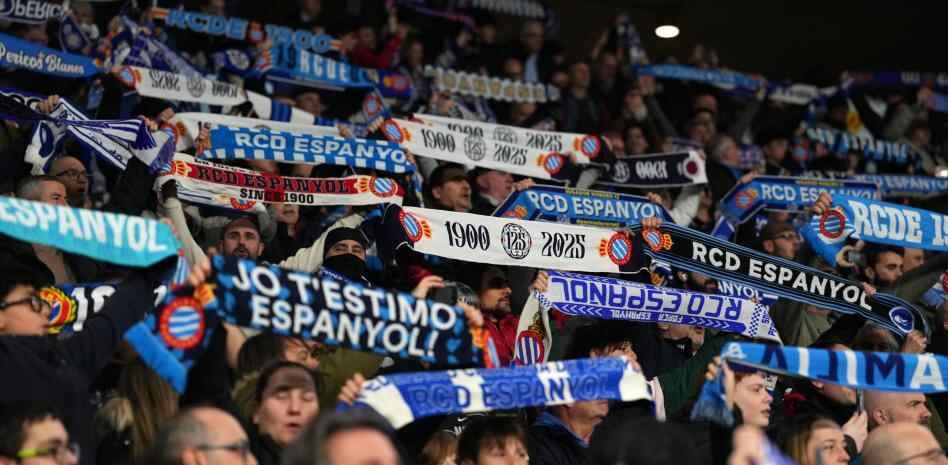 西班牙人因球迷朝对手主帅、裁判泼水，被处罚关闭部分看台一场