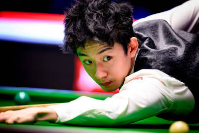 六连鞭零封！吴宜泽6-0战胜肖国栋 晋级斯诺克大师赛4强