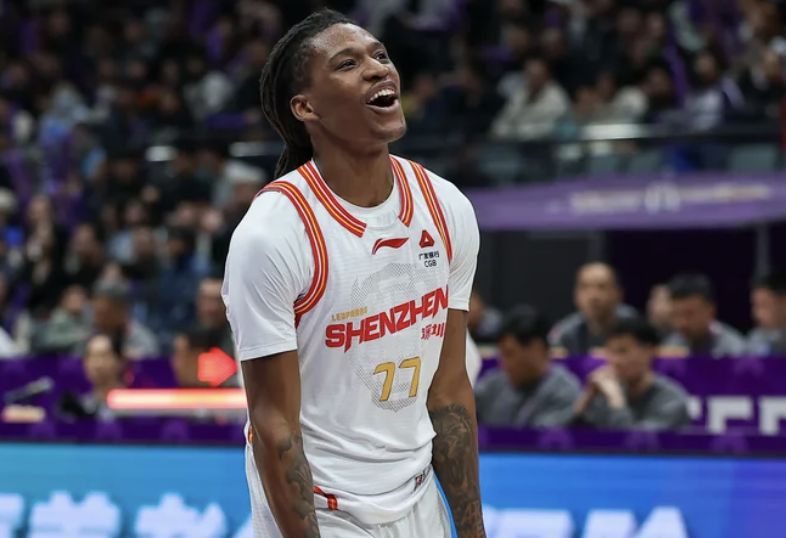 史密斯36+8+8送极限压哨绝杀！深圳豪取九连胜 里勒45分北控惜败