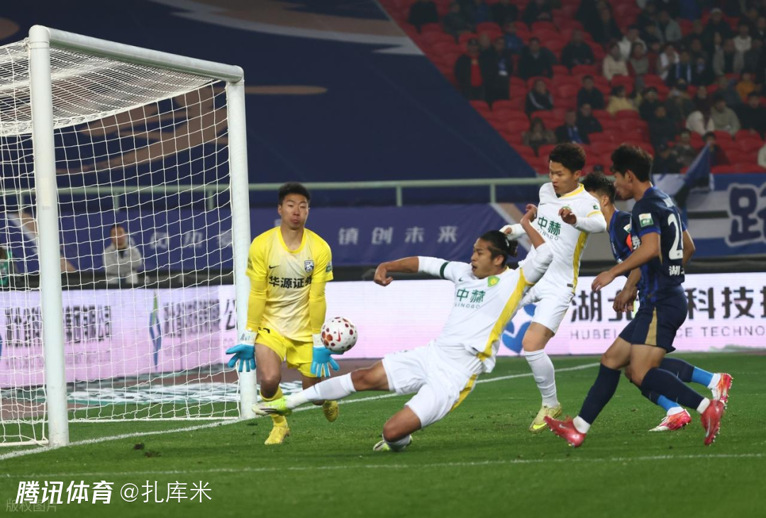 半场战报-方镜淇险送礼、法比奥破僵，三镇暂0-1国安