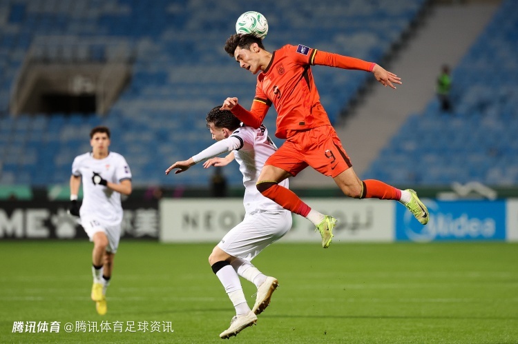 体坛周报：U23国足胜澳大利亚掌握出线主动权 为低谷中的国足注入信心